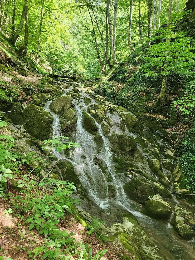 beautiful hike in teteven to skoka waterfall